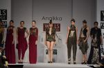 Model walk the ramp for Anaikka Show at Wills Lifestyle India Fashion Week 2012 day 2 on 7th Oct 2012 (144).JPG