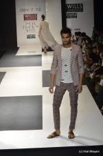 Model walk the ramp for Dev R Nil Show at Wills Lifestyle India Fashion Week 2012 day 2 on 7th Oct 2012 (37).JPG