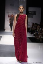 Model walk the ramp for Dev R Nil Show at Wills Lifestyle India Fashion Week 2012 day 2 on 7th Oct 2012 (55).JPG