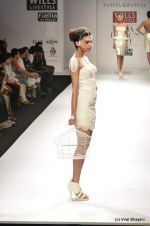 Model walk the ramp for Taniya Khanuja Show at Wills Lifestyle India Fashion Week 2012 day 2 on 7th Oct 2012 (21).JPG