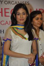 Amrita Rao at free eye check up camp organized by Western India Film Producers Association and Lions Club Of Millennium in Mumbai on 7th Oct 2012 (35).JPG