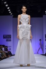 Model walk the ramp for Alpana and Neeraj Show at Wills Lifestyle India Fashion Week 2012 day 3 on 8th Oct 2012 (15).JPG