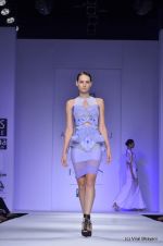 Model walk the ramp for Alpana and Neeraj Show at Wills Lifestyle India Fashion Week 2012 day 3 on 8th Oct 2012 (23).JPG