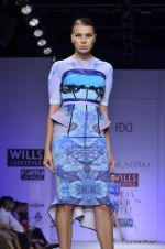 Model walk the ramp for Alpana and Neeraj Show at Wills Lifestyle India Fashion Week 2012 day 3 on 8th Oct 2012 (39).JPG
