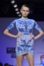 Model walk the ramp for Alpana and Neeraj Show at Wills Lifestyle India Fashion Week 2012 day 3 on 8th Oct 2012 (43).JPG