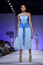 Model walk the ramp for Alpana and Neeraj Show at Wills Lifestyle India Fashion Week 2012 day 3 on 8th Oct 2012 (46).JPG