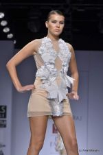 Model walk the ramp for Alpana and Neeraj Show at Wills Lifestyle India Fashion Week 2012 day 3 on 8th Oct 2012 (97).JPG