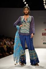 Model walk the ramp for Anupama Dayal Show at Wills Lifestyle India Fashion Week 2012 day 3 on 8th Oct 2012 (36).JPG