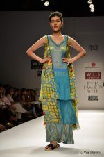 Model walk the ramp for Anupama Dayal Show at Wills Lifestyle India Fashion Week 2012 day 3 on 8th Oct 2012 (50).JPG