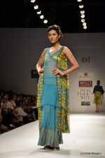 Model walk the ramp for Anupama Dayal Show at Wills Lifestyle India Fashion Week 2012 day 3 on 8th Oct 2012 (51).JPG