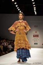 Model walk the ramp for Anupama Dayal Show at Wills Lifestyle India Fashion Week 2012 day 3 on 8th Oct 2012 (64).JPG