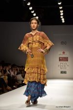 Model walk the ramp for Anupama Dayal Show at Wills Lifestyle India Fashion Week 2012 day 3 on 8th Oct 2012 (65).JPG