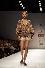Model walk the ramp for Anupama Dayal Show at Wills Lifestyle India Fashion Week 2012 day 3 on 8th Oct 2012 (67).JPG