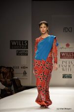 Model walk the ramp for Anupama Dayal Show at Wills Lifestyle India Fashion Week 2012 day 3 on 8th Oct 2012 (70).JPG