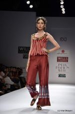 Model walk the ramp for Anupama Dayal Show at Wills Lifestyle India Fashion Week 2012 day 3 on 8th Oct 2012 (78).JPG