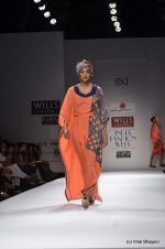 Model walk the ramp for Anupama Dayal Show at Wills Lifestyle India Fashion Week 2012 day 3 on 8th Oct 2012 (97).JPG