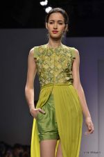 Model walk the ramp for Nachiket Barve Show at Wills Lifestyle India Fashion Week 2012 day 3 on 8th Oct 2012 (36).JPG