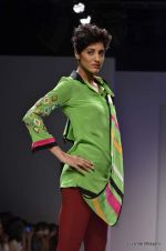 Model walk the ramp for Nachiket Barve Show at Wills Lifestyle India Fashion Week 2012 day 3 on 8th Oct 2012 (60).JPG