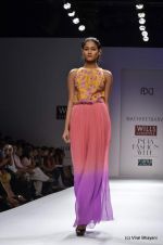 Model walk the ramp for Nachiket Barve Show at Wills Lifestyle India Fashion Week 2012 day 3 on 8th Oct 2012 (88).JPG