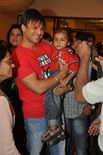 Vivek Oberoi at free eye check up camp organized by Western India Film Producers Association and Lions Club Of Millennium in Mumbai on 7th Oct 2012 (5).JPG