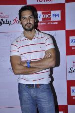 Dino Morea at the Launch of Total Quartz Safety month to create awareness about the hazards of unsafe driving in Big FM on 9th Oct 2012 (32).JPG