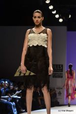 Model walk the ramp for Abhi Singh Show at Wills Lifestyle India Fashion Week 2012 day 4 on 9th Oct 2012 (28).JPG