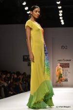 Model walk the ramp for Preeti Jhawar Show at Wills Lifestyle India Fashion Week 2012 day 4 on 9th Oct 2012 (29).JPG