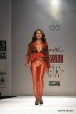Tannishtha Chatterjee walk the ramp for Rahul Singh Show at Wills Lifestyle India Fashion Week 2012 day 4 on 9th Oct 2012 (87).JPG