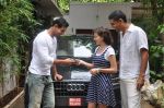 John Abraham gifts Audi Q life to sis-in_law on bday in Bandra, Mumbai on 10th Oct 2012 (2).JPG