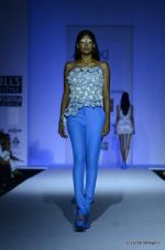 Model walk the ramp for Anand Bhushan Show at Wills Lifestyle India Fashion Week 2012 day 4 on 9th Oct 2012 (15).JPG