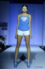 Model walk the ramp for Anand Bhushan Show at Wills Lifestyle India Fashion Week 2012 day 4 on 9th Oct 2012 (23).JPG