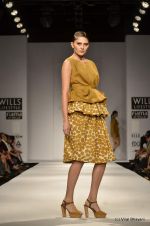 Model walk the ramp for Ashish Soni Show at Wills Lifestyle India Fashion Week 2012 day 4 on 9th Oct 2012 (52).JPG