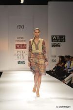 Model walk the ramp for Charu Parashar Show at Wills Lifestyle India Fashion Week 2012 day 5 on 10th Oct 2012 (58).JPG