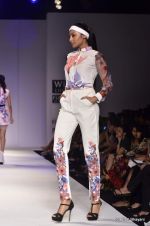Model walk the ramp for Hemant and Nandita Show at Wills Lifestyle India Fashion Week 2012 day 5 on 10th Oct 2012 (148).JPG