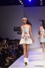 Model walk the ramp for Hemant and Nandita Show at Wills Lifestyle India Fashion Week 2012 day 5 on 10th Oct 2012 (156).JPG