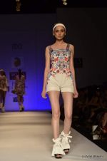 Model walk the ramp for Hemant and Nandita Show at Wills Lifestyle India Fashion Week 2012 day 5 on 10th Oct 2012 (88).JPG