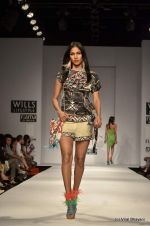 Model walk the ramp for Pia Pauro Show at Wills Lifestyle India Fashion Week 2012 day 5 on 10th Oct 2012 (62).JPG