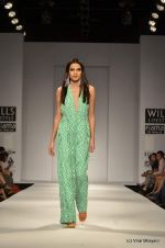 Model walk the ramp for Pia Pauro Show at Wills Lifestyle India Fashion Week 2012 day 5 on 10th Oct 2012 (91).JPG