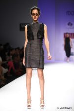 Model walk the ramp for Raj Shroff Show at Wills Lifestyle India Fashion Week 2012 day 5 on 10th Oct 2012 (111).JPG