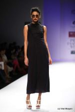 Model walk the ramp for Raj Shroff Show at Wills Lifestyle India Fashion Week 2012 day 5 on 10th Oct 2012 (115).JPG
