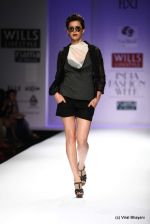 Model walk the ramp for Raj Shroff Show at Wills Lifestyle India Fashion Week 2012 day 5 on 10th Oct 2012 (116).JPG