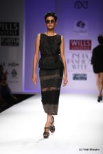 Model walk the ramp for Raj Shroff Show at Wills Lifestyle India Fashion Week 2012 day 5 on 10th Oct 2012 (121).JPG