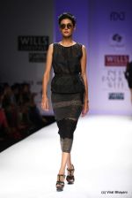 Model walk the ramp for Raj Shroff Show at Wills Lifestyle India Fashion Week 2012 day 5 on 10th Oct 2012 (122).JPG