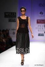 Model walk the ramp for Raj Shroff Show at Wills Lifestyle India Fashion Week 2012 day 5 on 10th Oct 2012 (177).JPG