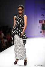 Model walk the ramp for Raj Shroff Show at Wills Lifestyle India Fashion Week 2012 day 5 on 10th Oct 2012 (184).JPG