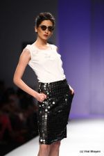 Model walk the ramp for Raj Shroff Show at Wills Lifestyle India Fashion Week 2012 day 5 on 10th Oct 2012 (191).JPG