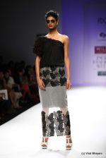 Model walk the ramp for Raj Shroff Show at Wills Lifestyle India Fashion Week 2012 day 5 on 10th Oct 2012 (202).JPG