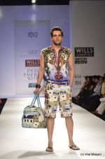 Model walk the ramp for Rajdeep Ranawat Show at Wills Lifestyle India Fashion Week 2012 day 5 on 10th Oct 2012 (20).JPG