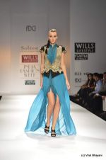 Model walk the ramp for Solatee by Sulakshana Show at Wills Lifestyle India Fashion Week 2012 day 5 on 10th Oct 2012 (34).JPG