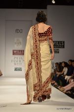 Model walk the ramp for Vineet Bahl Show at Wills Lifestyle India Fashion Week 2012 day 4 on 9th Oct 2012 (119).JPG